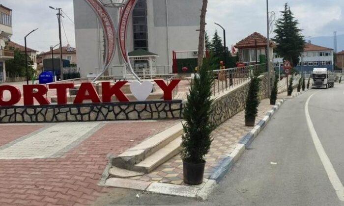 ORTAKÖY MAVİ SERVİLERLE GÜZELLEŞTİ