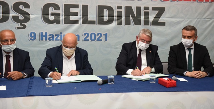 BELEDİYE’DE TOPLU İŞ SÖZLEŞMESİ SEVİNCİ