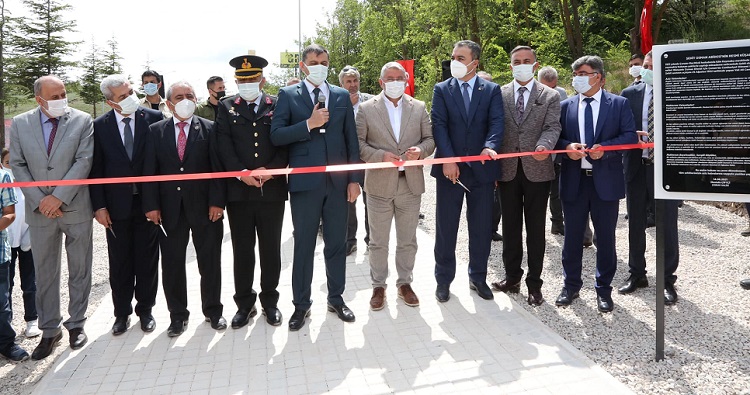 ŞEHİT ABİDESİ TÖRENLE AÇILDI