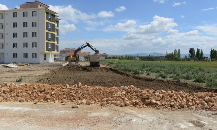 BELEDİYE 3 YENİ YOL AÇIYOR