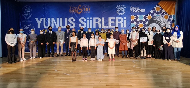 EN GÜZEL OKUYANLAR ÖDÜLLERİNİ ALDI