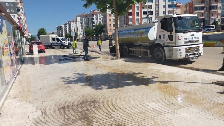 SEL SONRASI SOKAKLAR YIKANDI