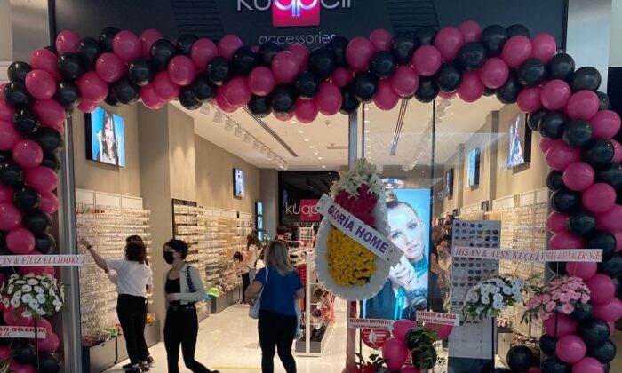 AHL PARK AVM’DE AÇILDI
