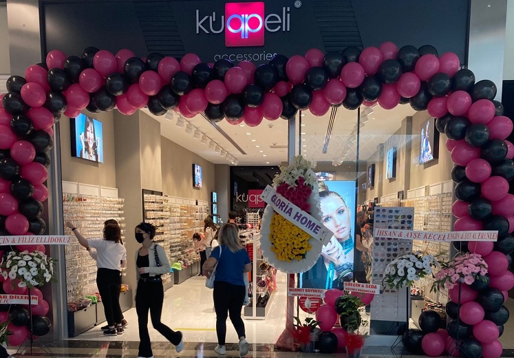 AHL PARK AVM’DE AÇILDI