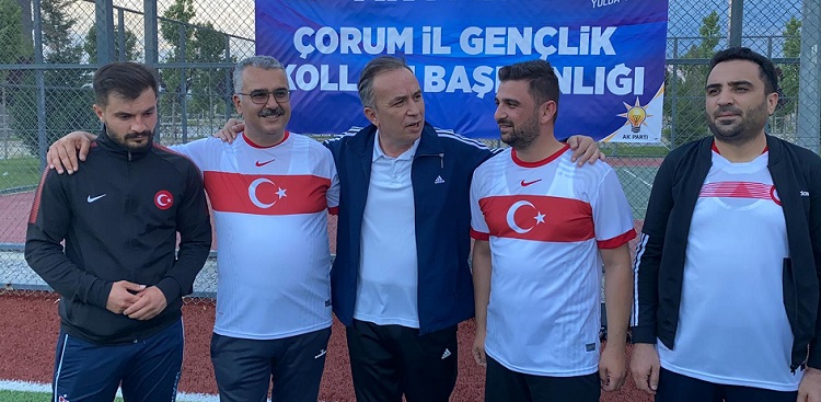 AK PARTİLİLER YEŞİL SAHALARDA