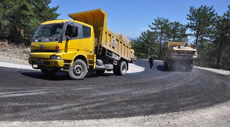 KÖY YOLLARINA YAPILAN YATIRIMLAR