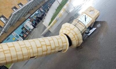 SAAT KULESİ YAĞIŞTA DEVRİLDİ