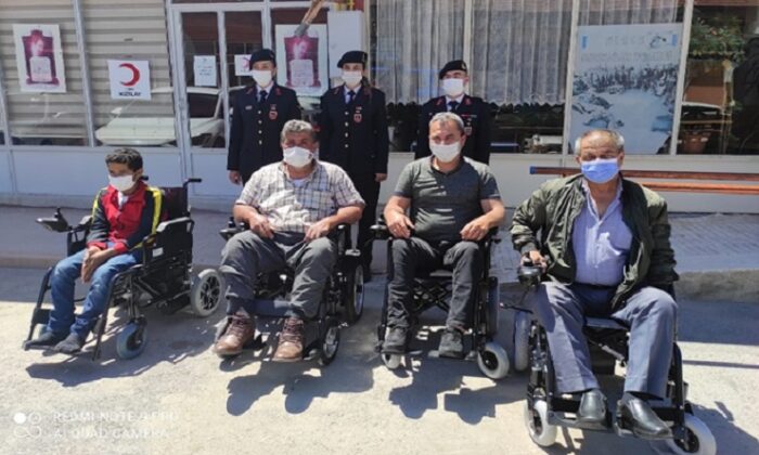 JANDARMA 14 ENGELLİYİ SEVİNDİRDİ