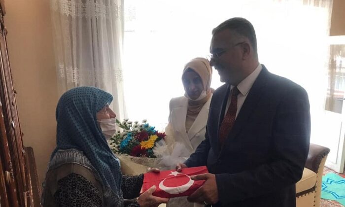AHLATCI’DAN ANLAMLI ZİYARET