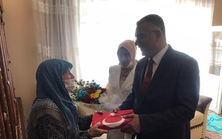 AHLATCI’DAN ANLAMLI ZİYARET