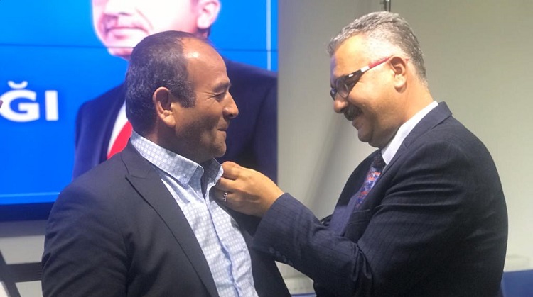 CHP’DEN İSTİFA ETTİ AK PARTİ’YE GEÇTİ