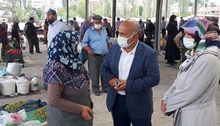 BAŞKAN SEBZE PAZARINI DENETLEDİ