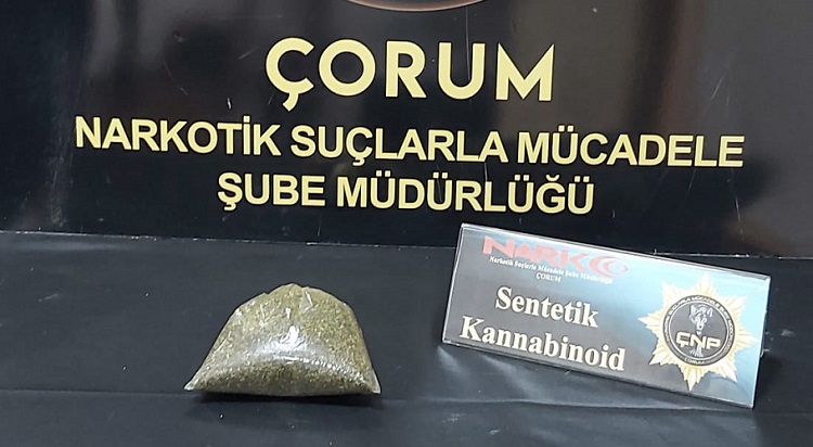 TERMİNALDE UYUŞTURUCU İLE YAKALANDI