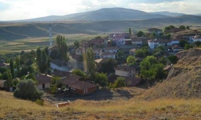 KARANTİNADAKİ KÖYDE İKİ VEFAT ÜZDÜ