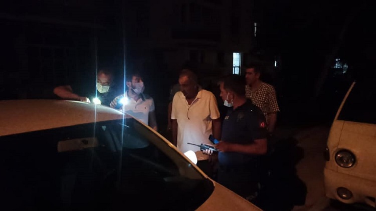 KAHVENİN ÖNÜNDE OTURAN 4 KİŞİ VURULDU