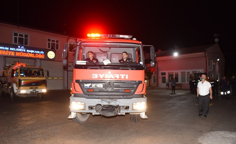 BELEDİYE EKİPLERİ AFET BÖLGESİNDE