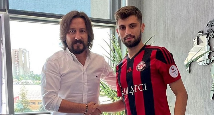 ÇORUM FK DEFANSINA GENÇ FUTBOLCU