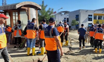AFAD EKİPLERİ YARALARI SARIYOR