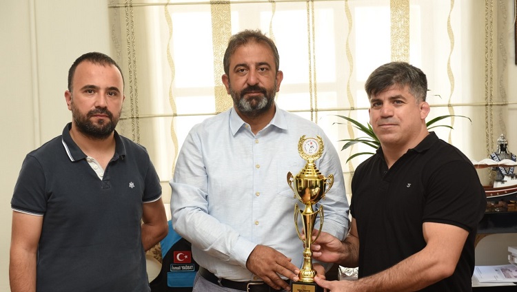 GÜREŞÇİLERDEN YAĞBAT’A ZİYARET