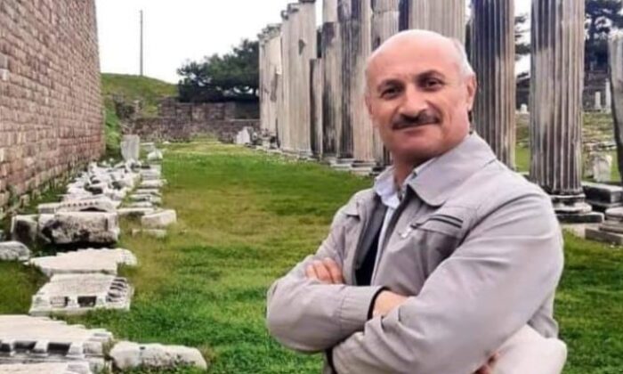 TARİH ÖĞRETMENİ SEVENLERİNİ ÜZDÜ