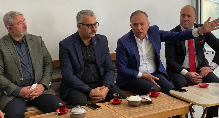 ÇAY OCAĞI’NDA MEMLEKET SÖYLEŞİSİ
