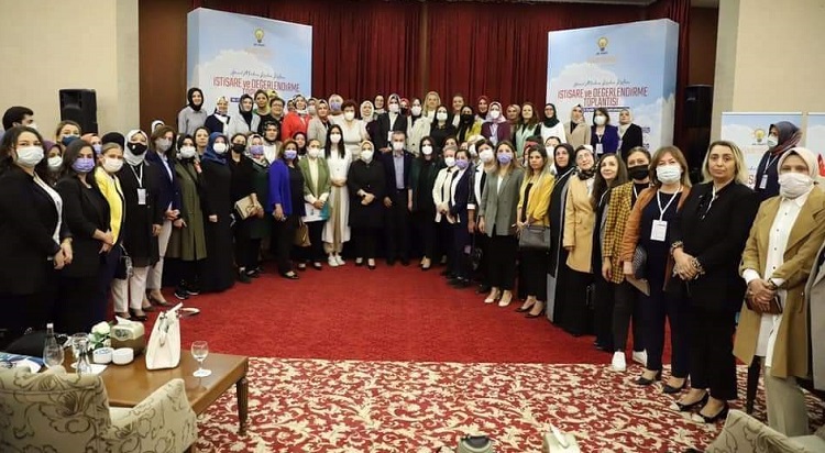 DEMİR AK KADINLAR KAMPINA KATILDI