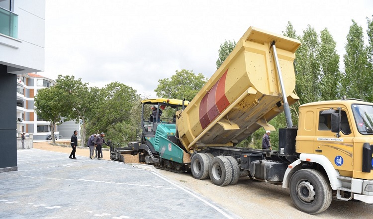 ÜÇTUTLAR’DA ASFALT YENİLEME ÇALIŞMASI