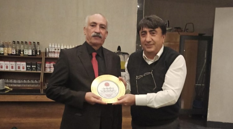 EMEKLİ OLANLARA VEDA YEMEĞİ