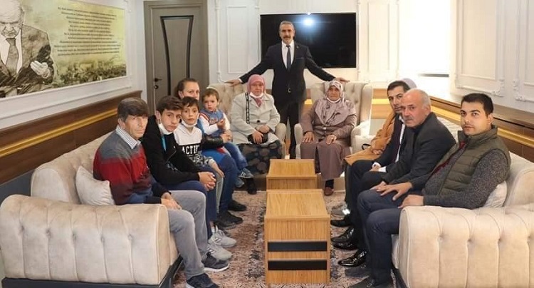 İLK ZİYARETÇİLER ŞEHİT AİLELERİ OLDU