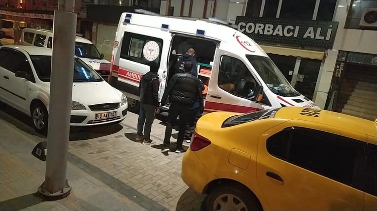 BIÇAKLA YARALAYIP KAÇTILAR