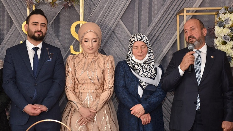 EROL KAVUNCU’NUN KIZI NİŞANLANDI