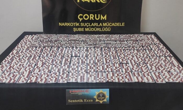 ARAÇTAN 3 BİN UYUŞTURUCU HAP ÇIKTI