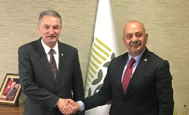 İLÇE HALKI ADINA TEŞEKKÜR ETTİ