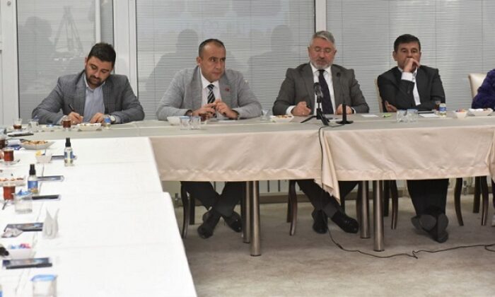 YAPILANLARI MECLİS ÜYELERİNE ANLATTI