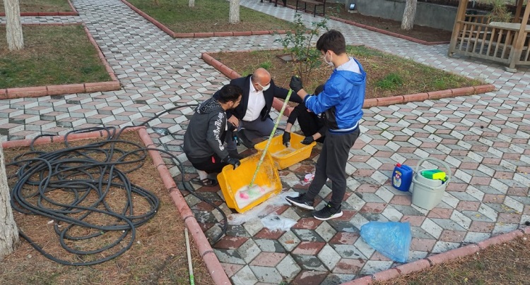 MYO ÖĞRENCİLERİNDEN ÖRNEK DAVRANIŞ