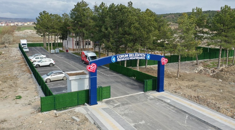 REFAKATÇİ MİSAFİRHANESİ TAKDİR TOPLADI