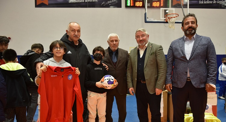 AMATÖR SPORA REKOR DESTEK