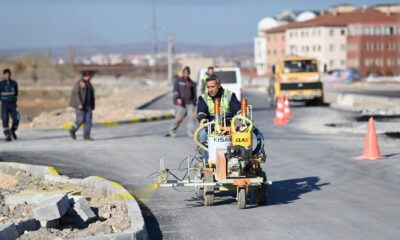 ÖĞRETMEN LİSESİ CADDESİ ASFALTLANDI