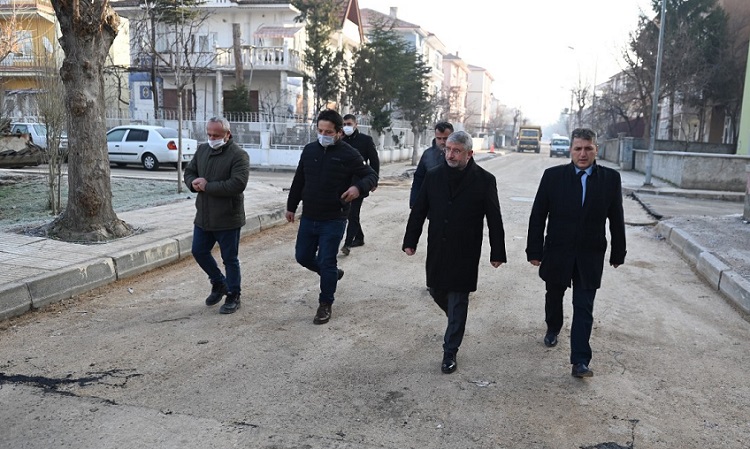 BELEDİYE ASFALT ÇALIŞMALARINI SÜRDÜRÜYOR