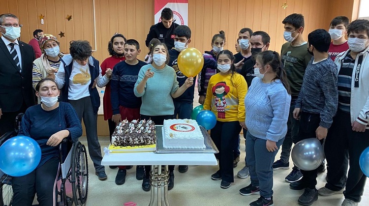 ÖZEL ÖĞRENCİLERE ÖZEL KUTLAMA!
