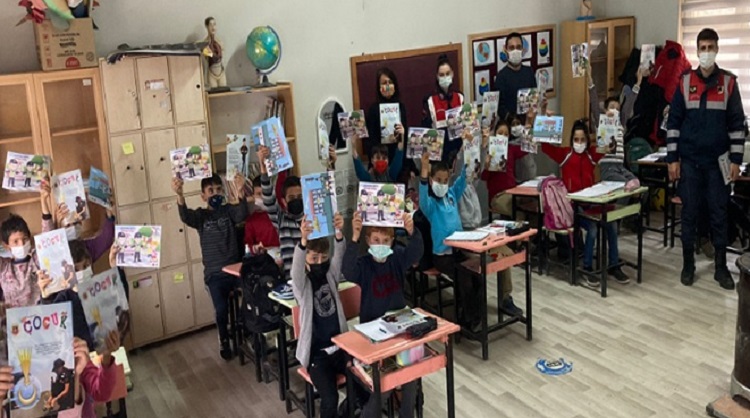 MİNİKLERE OKUL GÜVENLİĞİ EĞİTİMİ