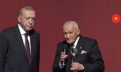 ÖDÜLÜNÜ CUMHURBAŞKANINDAN ALDI