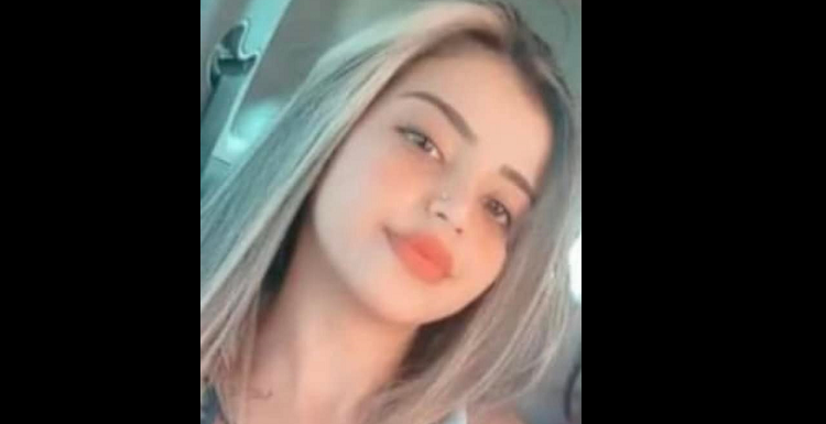 GENÇ KIZ SEVENLERİNİ ÜZDÜ