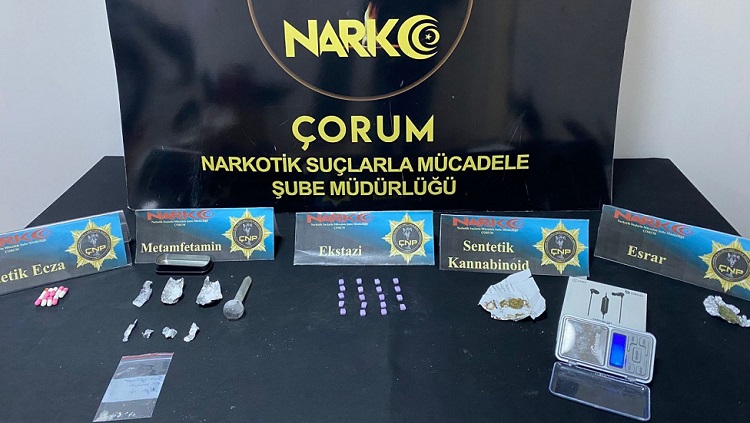 UYUŞTURUCU OPERASYONU 9 GÖZALTI