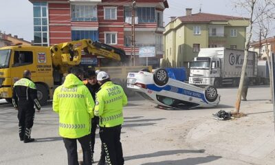 POLİS OTOSU TAKLA ATTI