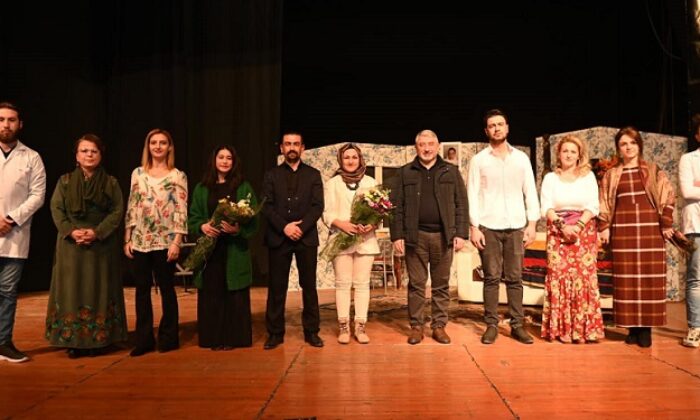 AŞKI HÜZÜN TİYATROSU SAHNELENDİ
