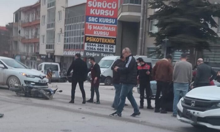 OTOMOBİL İLE MOTOSİKLET ÇARPIŞTI