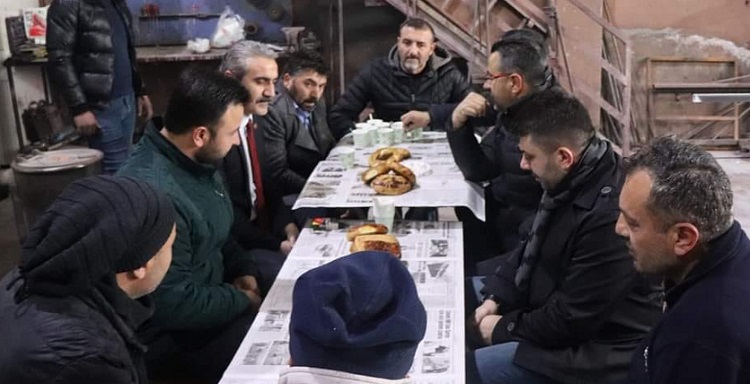 ESNAF KAHVALTILARINI SÜRDÜRÜYOR