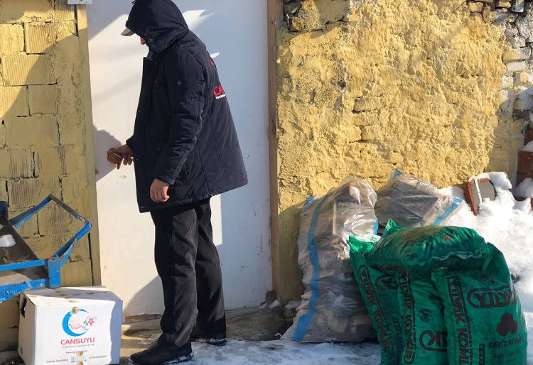 CANSUYU YÜZLERİNİ GÜLDÜRDÜ