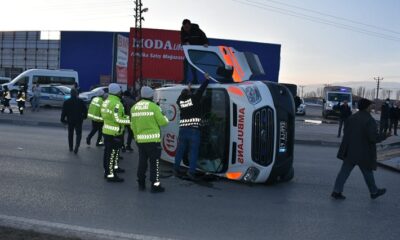 ÜZÜCÜ KAZADA 5 KİŞİ YARALANDI